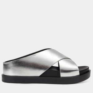 NEW! Aerosoles Brianna Slip In Platform Sandal in Metallic Silver - Size 9.5M